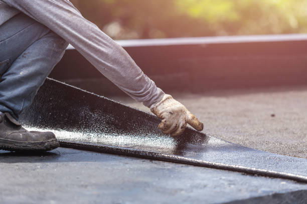 Professional Vapor Barrier Installation technician working in Romney, IN
